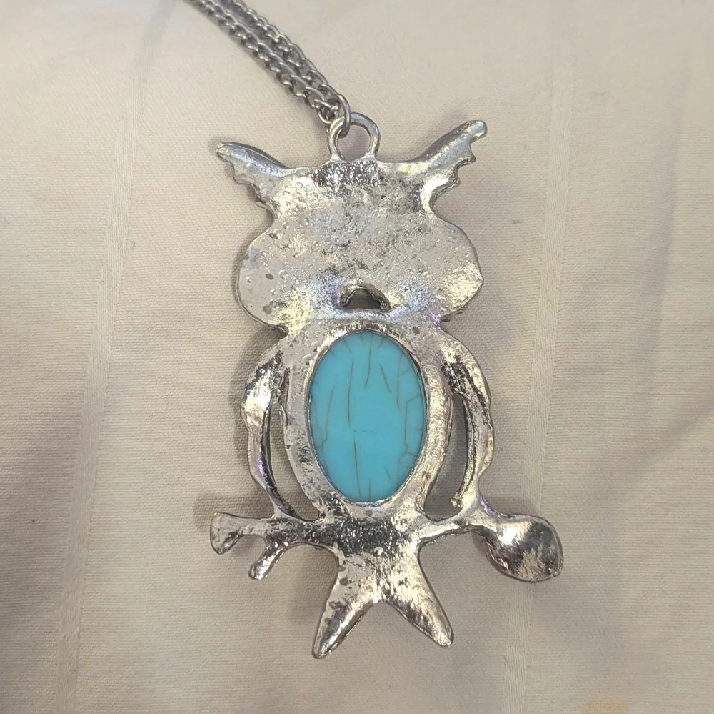 Silvertone and Faux Turquoise Owl Pendant Necklace